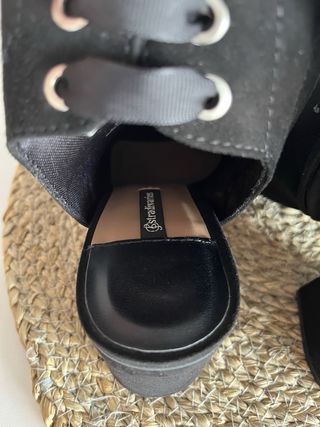 Botín Negro Tacón Ancho