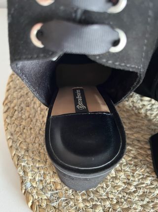 Botín Negro Tacón Ancho