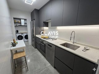 Piso en venta en La Prosperitat en Barcelona