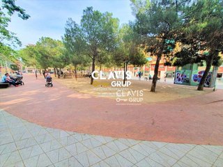 Piso en venta en La Prosperitat en Barcelona