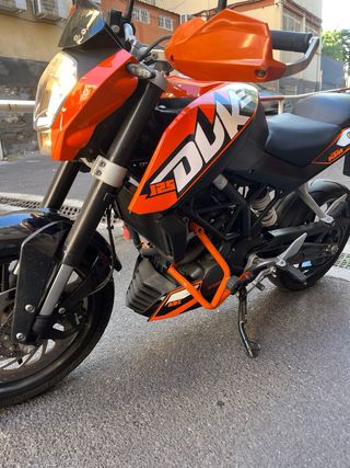 KTM 125 NAKED Naranja/Negra