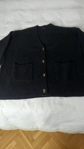 Lote 4 Jerseys y Cárdigan Talla M