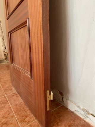 Puerta madera maciza