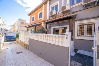 Casa adosada en venta en Beniel