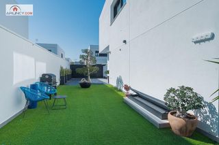 Casa pareada en venta en Montequinto en Dos Hermanas