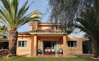 Chalet en venta en Bollullos de la Mitación