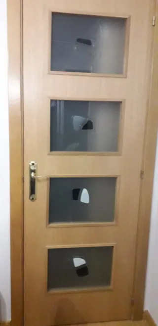 Puerta maciza roble con cristal 72,5 a izdas