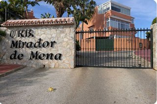 Casa adosada en venta en Torrequebrada en Benalmádena
