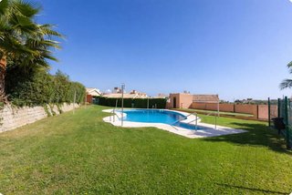 Casa adosada en venta en Torrequebrada en Benalmádena