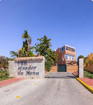 Casa adosada en venta en Torrequebrada en Benalmádena