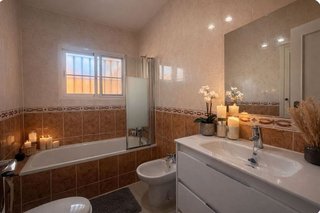 Casa adosada en venta en Torrequebrada en Benalmádena