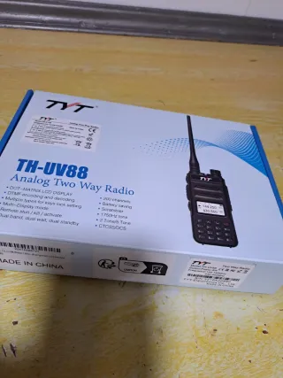 Walkie Talkie TYT 144.250/430.550