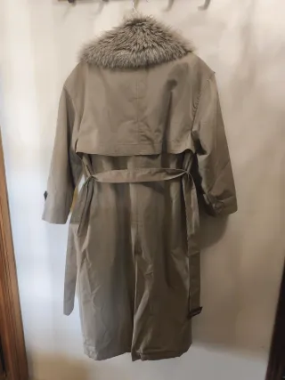 Trench largo efecto pelo beige