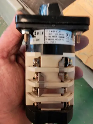 Contactor Telergon 0-1-2 100amp. Trifasico
