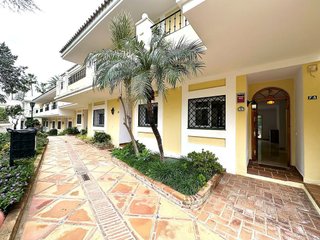 Piso en venta en Los Naranjos - Las Brisas en Marbella