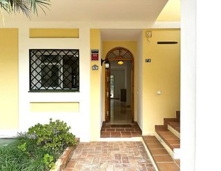 Piso en venta en Los Naranjos - Las Brisas en Marbella