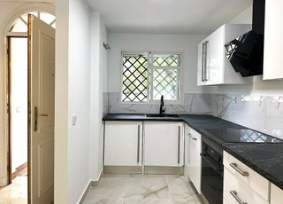 Piso en venta en Los Naranjos - Las Brisas en Marbella