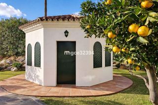 Piso en venta en Nueva Andalucía centro en Marbella