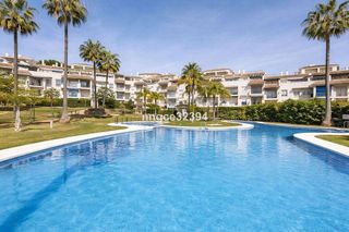 Piso en venta en Nueva Andalucía centro en Marbella
