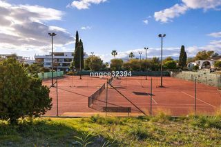 Piso en venta en Nueva Andalucía centro en Marbella