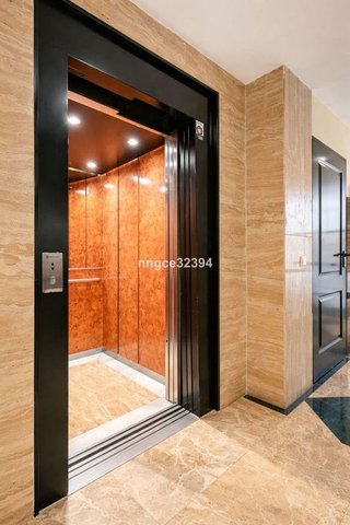 Piso en venta en Nueva Andalucía centro en Marbella