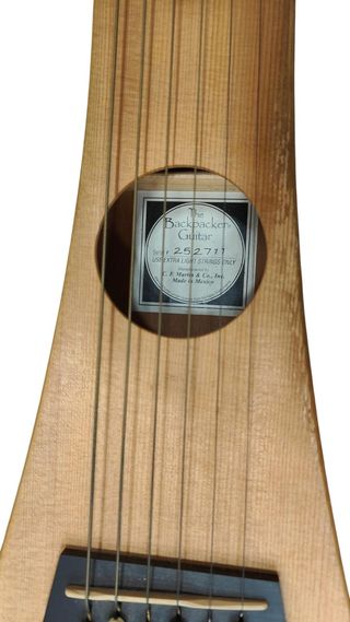 GUITARRA ACUSTICA MARTIN THE BACKPACKER 1833 + FUNDA