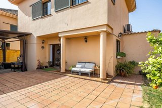Chalet en venta en Palomares del Río