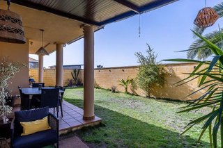 Chalet en venta en Palomares del Río