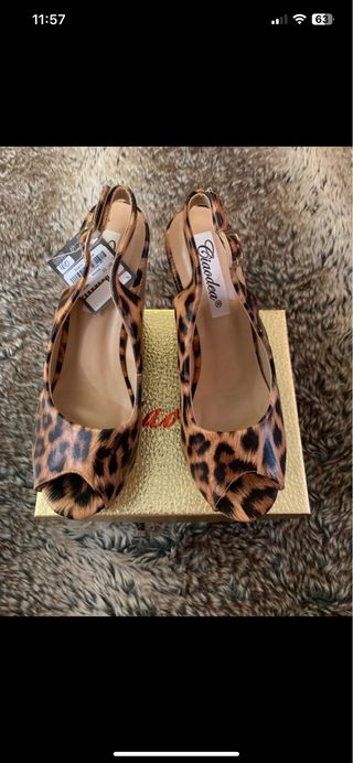 Sandalias cuña leopardo Chiaodea
