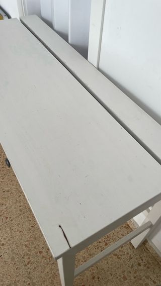 Scrivania bianca Hemnes IKEA in legno con cassetti