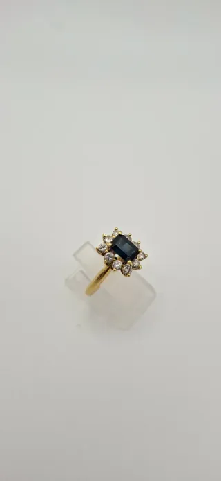 Anillo Rosetón Zafiro y Diamantes Oro Amarillo 18K