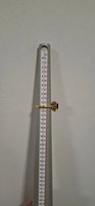 Anillo Rosetón Zafiro y Diamantes Oro Amarillo 18K