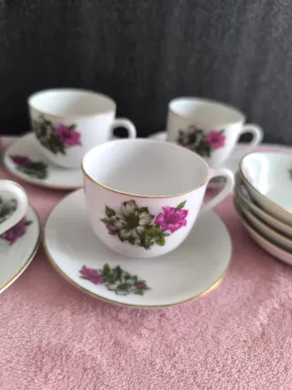 Conjunto 5 Chávenas Café + 4 Tigelas Porcelana