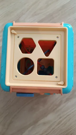 Cubo sensorial para bebés