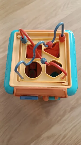 Cubo sensorial para bebés