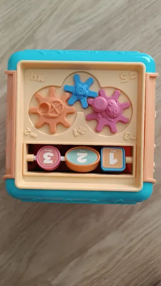 Cubo sensorial para bebés