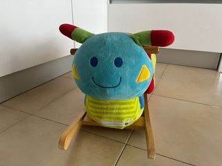 Balancín infantil oruga peluche