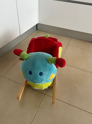 Balancín infantil oruga peluche