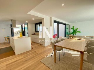 Casa en venta en Joc de la Bola - Camps d'Esports - Ciutat Jardí - Montcada en Lleida