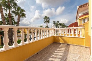 Casa adosada en venta en La Siesta - El Salado - Torreta en Torrevieja
