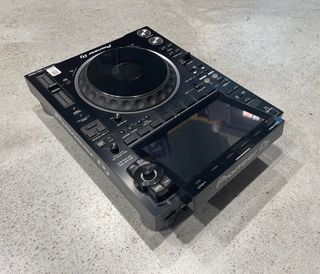 Pioneer DJ CDJ-3000 + Bag + Decksaver