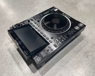 Pioneer DJ CDJ-3000 + Bag + Decksaver