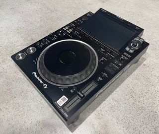 Pioneer DJ CDJ-3000 + Bag + Decksaver