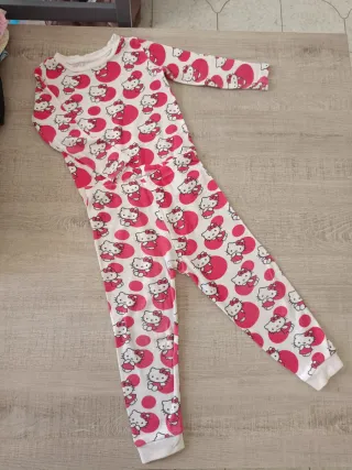 Pigiamini bambina Hello Kitty e ciliegie