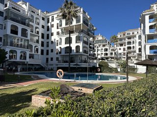 Piso en venta en Puerto de la Duquesa en Manilva
