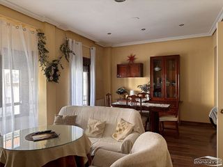 Piso en venta en Lucena