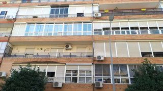 Piso en venta en Parque Alcosa - Jardines del Edén en Sevilla