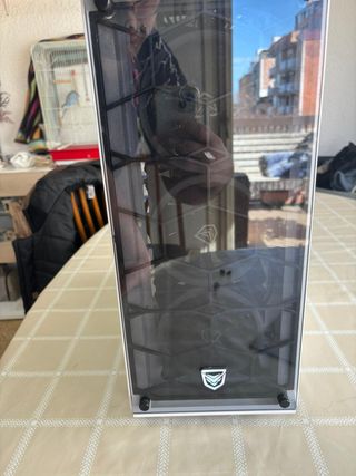 Ordenador Gaming PC Blanco y Negro