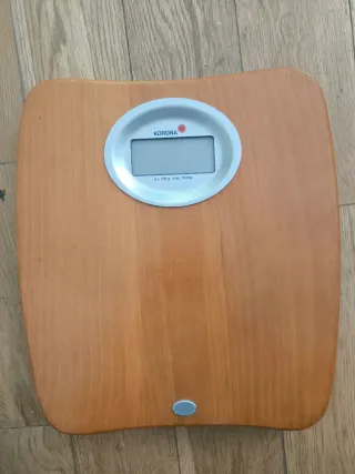 URGE VENDER Báscula Korona Madera Digital