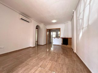 Casa adosada en venta en Nueva Torrevieja - Aguas Nuevas en Torrevieja
